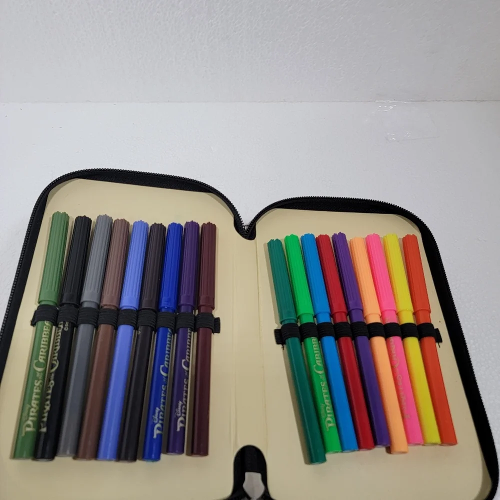 Disney Parks Mickey Mouse Pirates of the Caribbean Zip Art Set Pencil Case T18